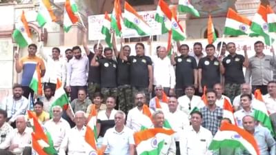 Surat : જેસલમેરમાં સૈનિકો સાથે સુરતના સ્થાનિકો કરશે દિવાળીની ઉજવણી, જુઓ Video Surat : જેસલમેરમાં સૈનિકો સાથે સુરતના સ્થાનિકો કરશે દિવાળીની ઉજવણી, જુઓ Video