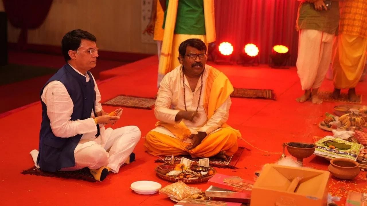 કોંગ્રેસ નેતા પવન ખેડાએ પણ 'TV9 ફેસ્ટિવલ ઓફ ઈન્ડિયા'માં ભાગ લીધો હતો. આ દરમિયાન તેમણે દેવી દુર્ગાની પૂજા કરી અને આશીર્વાદ લીધા.