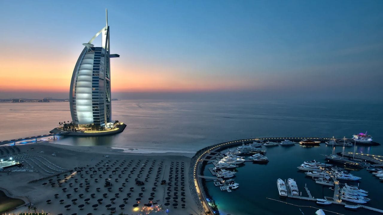 IRCTCના આ ટૂર પેકેજમાં તમને કુલ 4 રાત અને 5 દિવસની મુસાફરી કરવાની તક મળી રહી છે. આ ફ્લાઇટ ટૂર પેકેજ છે. આમાં તમને પ્લેનમાં મુસાફરી કરવા મળશે.