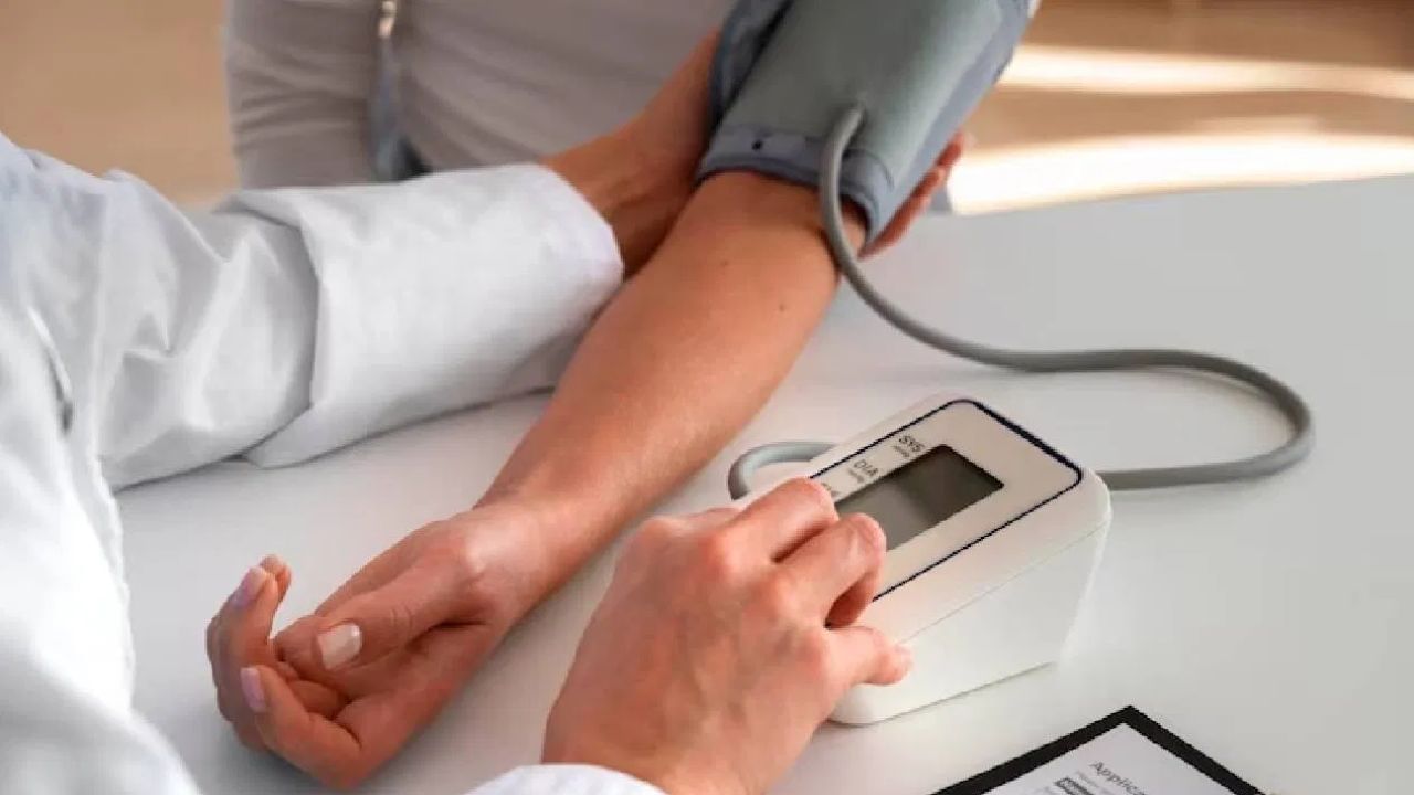 High blood pressure : કયા લોકોને હાઈ બીપીનો ખતરો વધુ હોય છે, જાણો નિષ્ણાતો પાસેથી