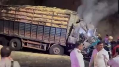Mumbai Accident News: મુંબઈ-બેંગલુરુ હાઈવે પર ટ્રકમાં આગ, એક સગીર સહિત ચાર લોકોના મોત, બે ઘાયલ