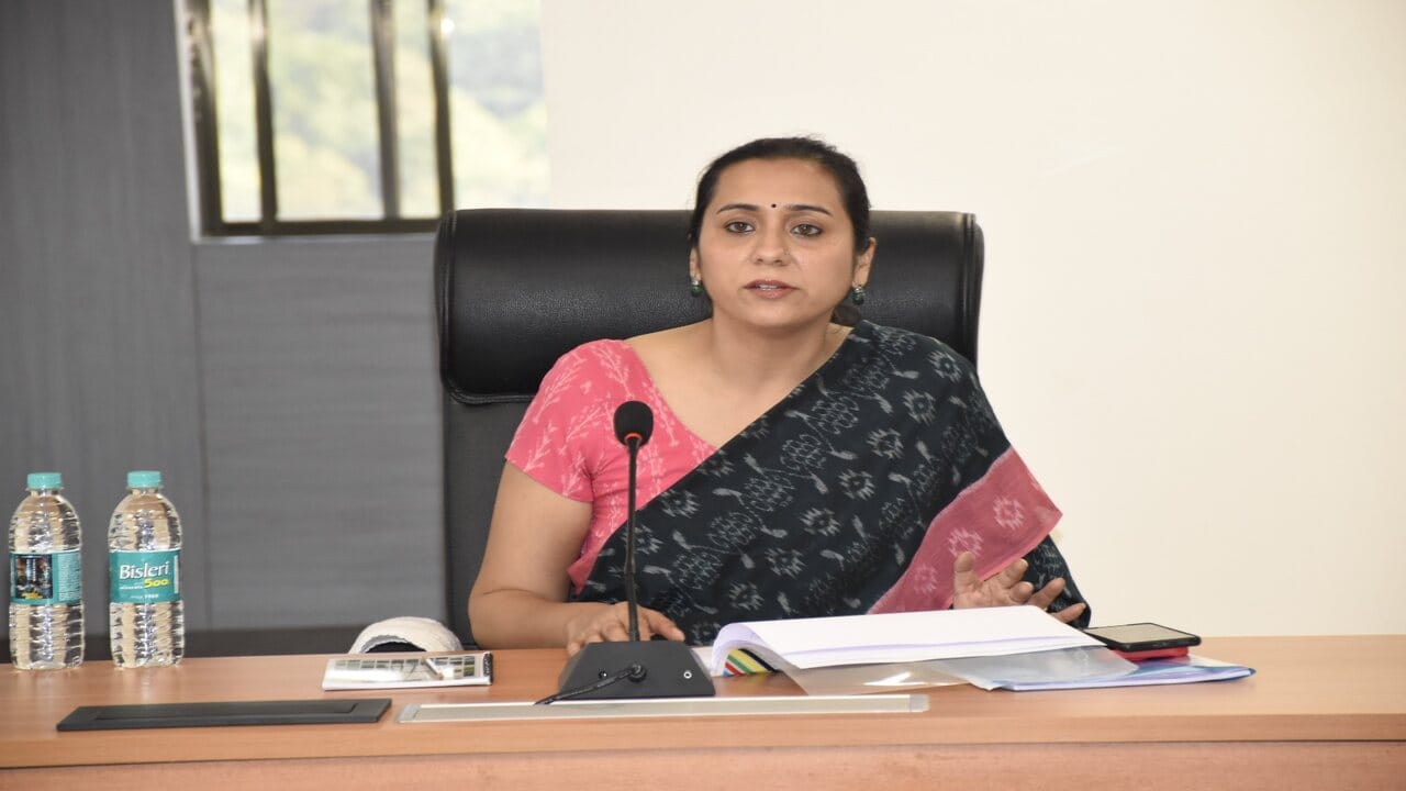 Shweta Tewatia, Collector - Narmada District