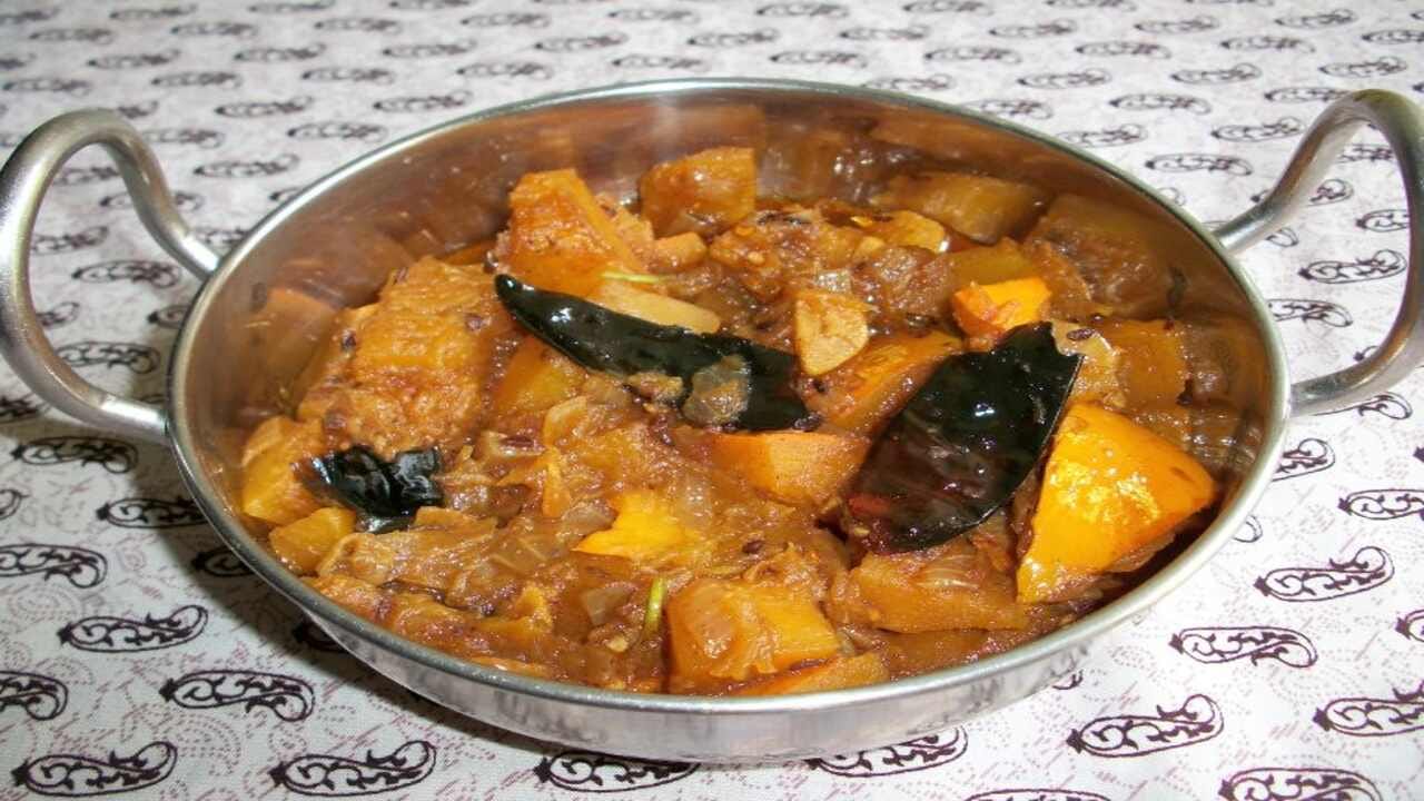 આજકાલ વધતા જતા વજન વધારાના કારણે મોટાભાગના લોકો પરેશાન રહે છે, પરંતુ જો તમે કોળાનું સેવન કરો છો તો તેનાથી વજન વધારો સરળતાથી ઓછો થઈ જાય છે. કારણ કે કોળામાં વજન વધારા વિરોધી અસર જોવા મળે છે.