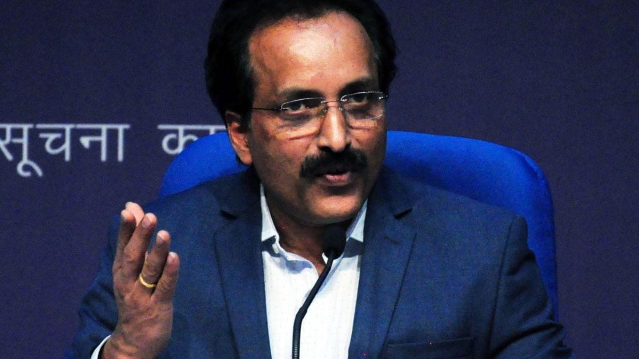 ISRO ચીફે કહ્યું કે સોફ્ટવેર સિવાય ISRO હવે રોકેટની અંદર હાર્ડવેર ચિપ્સની સુરક્ષા પર ધ્યાન કેન્દ્રિત કરીને વિવિધ પરીક્ષણો પર પણ આગળ વધી રહ્યું છે.