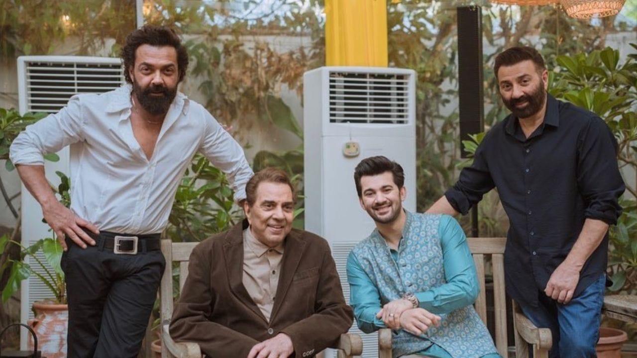 મીડિયા રિપોર્ટ્સનું માનીએ તો, વર્ષ 2022માં સની દેઓલની કુલ સંપત્તિ 17 મિલિયન ડોલર (રૂ. 133 કરોડ) છે. તેની માસિક આવક 1 કરોડ રૂપિયા કહેવાય છે અને તે એક ફિલ્મ માટે 5 કરોડ રૂપિયા કમાય છે. ફી લો. સની દેઓલ પાસે ઘણી લક્ઝરી કાર છે જેમાં ઓડી 8, રેન્જ રોવર જેવી ઘણી કાર સામેલ છે.