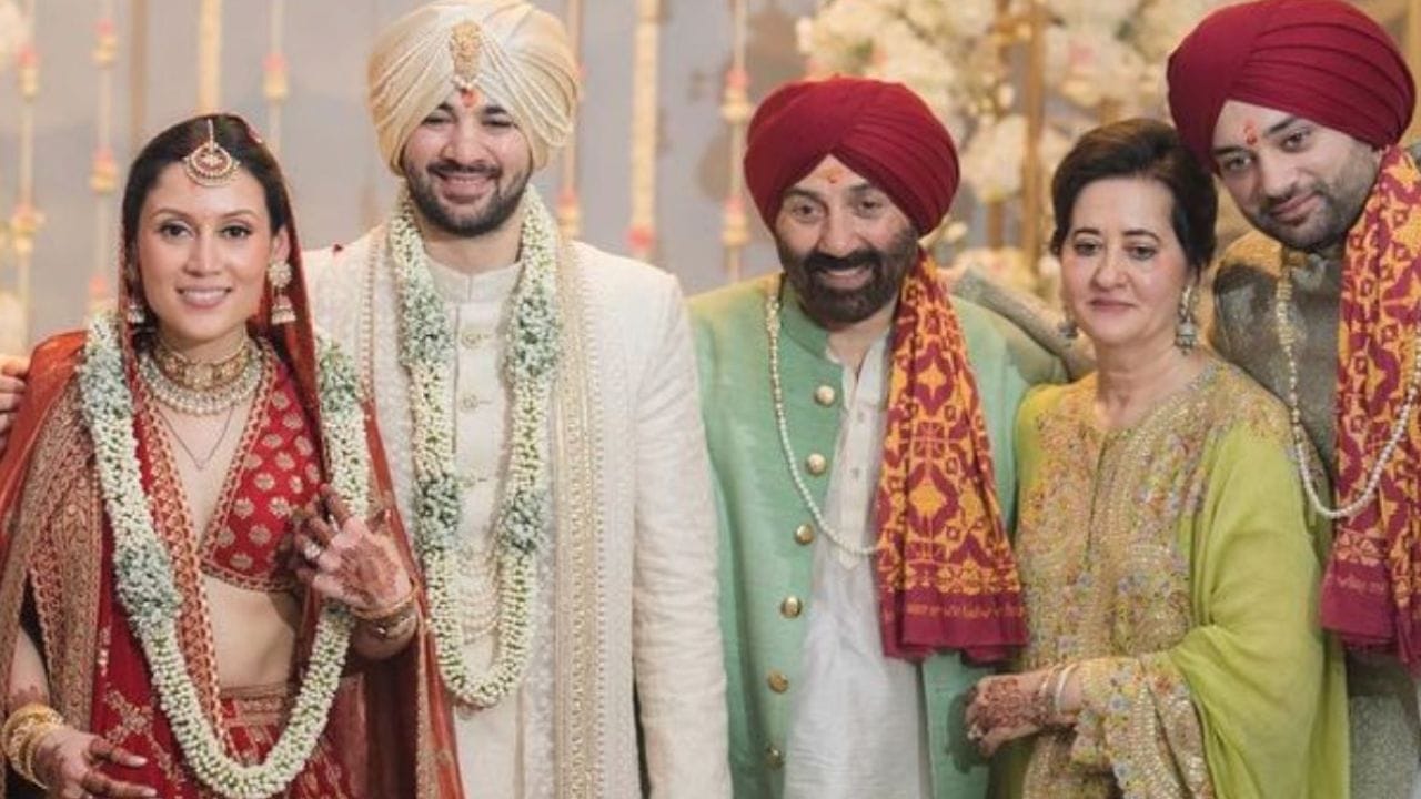 વિજયતા ફિલ્મ્સ પ્રાઈવેટ લિમિટેડ ઉપરાંત, સની પાસે ડબિંગ અને રેકોર્ડિંગ સ્ટુડિયો, સની સુપર સાઉન્ડ પણ છે. આ ઉપરાંત તેણે હરિયાણામાં હે-મેન અને ગરમ ધરમ ધાબા સહિતની રેસ્ટોરાં સાથે ફૂડ ઈન્ડસ્ટ્રીમાં પણ પ્રવેશ કર્યો છે.(ફોટો ક્રેડિટ- સોશિયલ મીડિયા)