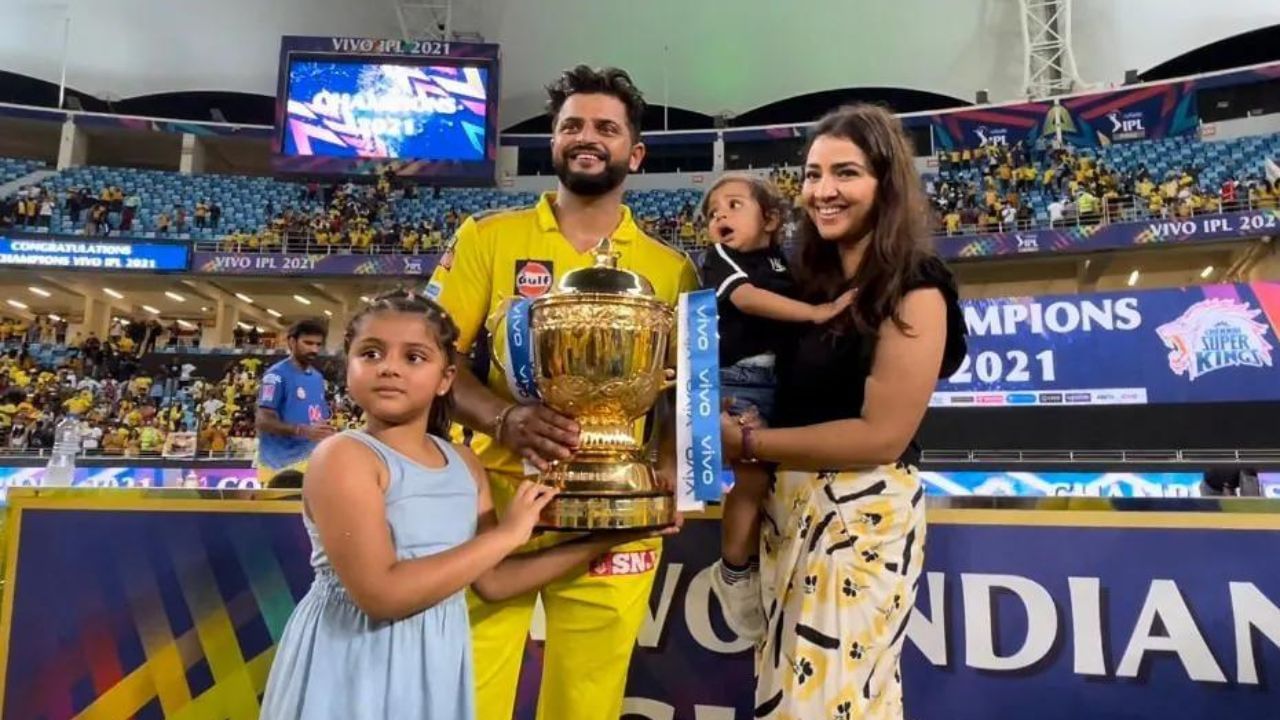 વર્ષ 2016માં સુરેશ રૈના અને તેની પત્ની પ્રિયંકા પ્રથમવાર માતા-પિતા બન્યા હતા. તેમણે પોતાની દીકરીનું નામ ગ્રેસિયા રાખ્યુ હતુ. 