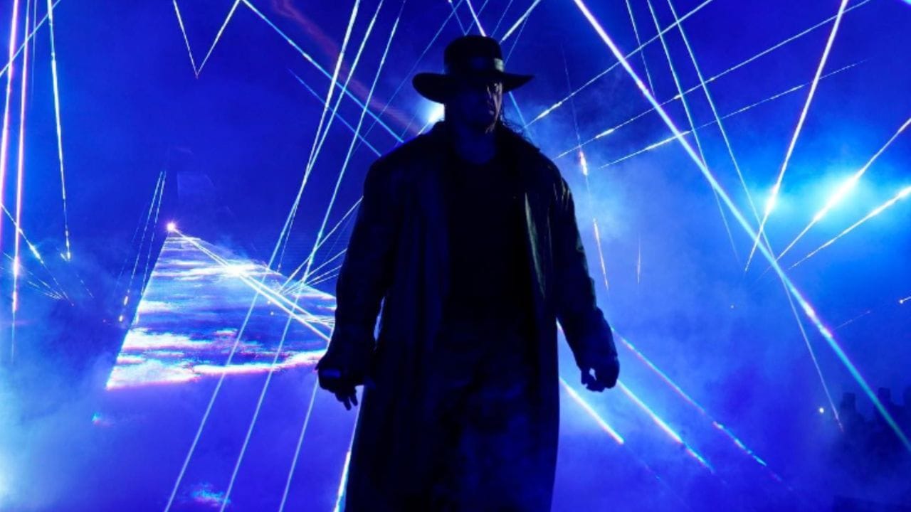 6 ફૂટ 10 ઈંચ લાંબા અને 140 કિલો વજન ધરાવતા ધ અંડરટેકર પાસે 3.96 મિલિયન ડોલર કરતા વધારેની સંપત્તિ છે. તે રિયલ એસ્ટેટમાં ઘણુ ઈન્વેસ્ટમેન્ટ કરે છે. 