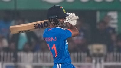 ગુવાહાટીમાં ઓસ્ટ્રેલિયા સામેની ત્રીજી T20 મેચમાં ઓસ્ટ્રેલિયાએ ટોસ જીત્યા બાદ બોલિંગ લીધી હતી. 