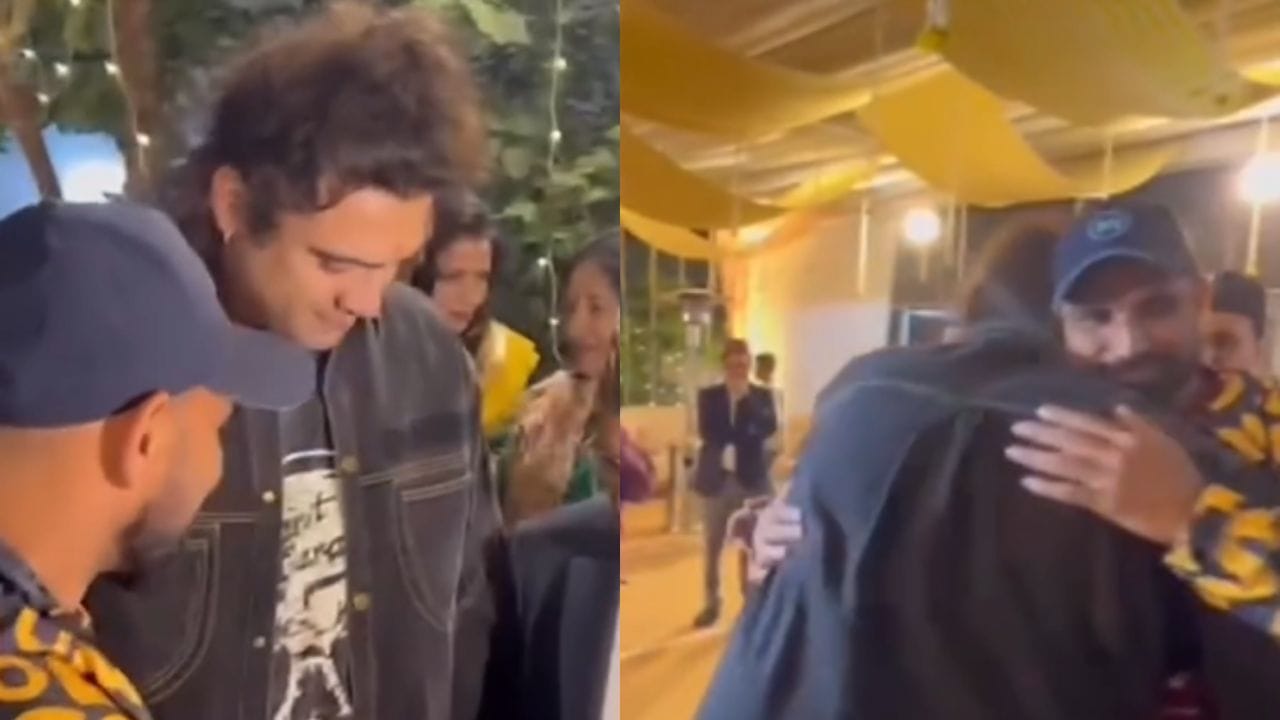 આ પાર્ટીમાં શમી પ્રખ્યાત બોલિવૂડ સિંગર જુબિન નૌટિયાલને પણ મળ્યો હતો.