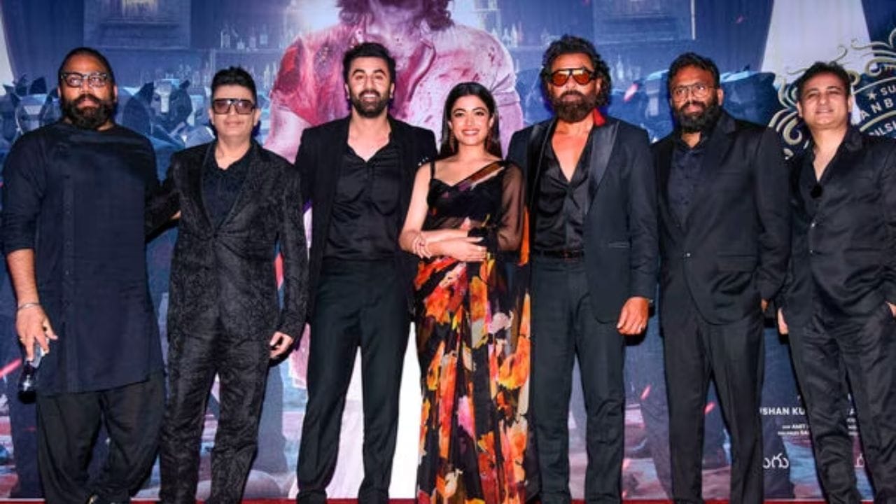 રણબીર કપૂરની ફિલ્મની એડવાન્સ બુકિંગના તાજા આંકડા હિન્દી, તેલુગુ અને તમિલ ભાષાના છે. આ ફિલ્મે વિદેશોમાં પણ સારી કમાણી કરવાની અપેક્ષા વ્યક્ત કરી છે. તમને જણાવી દઈએ કે રણબીર કપૂરની છેલ્લી કેટલીક ફિલ્મોએ પણ સારી કમાણી કરી છે. 