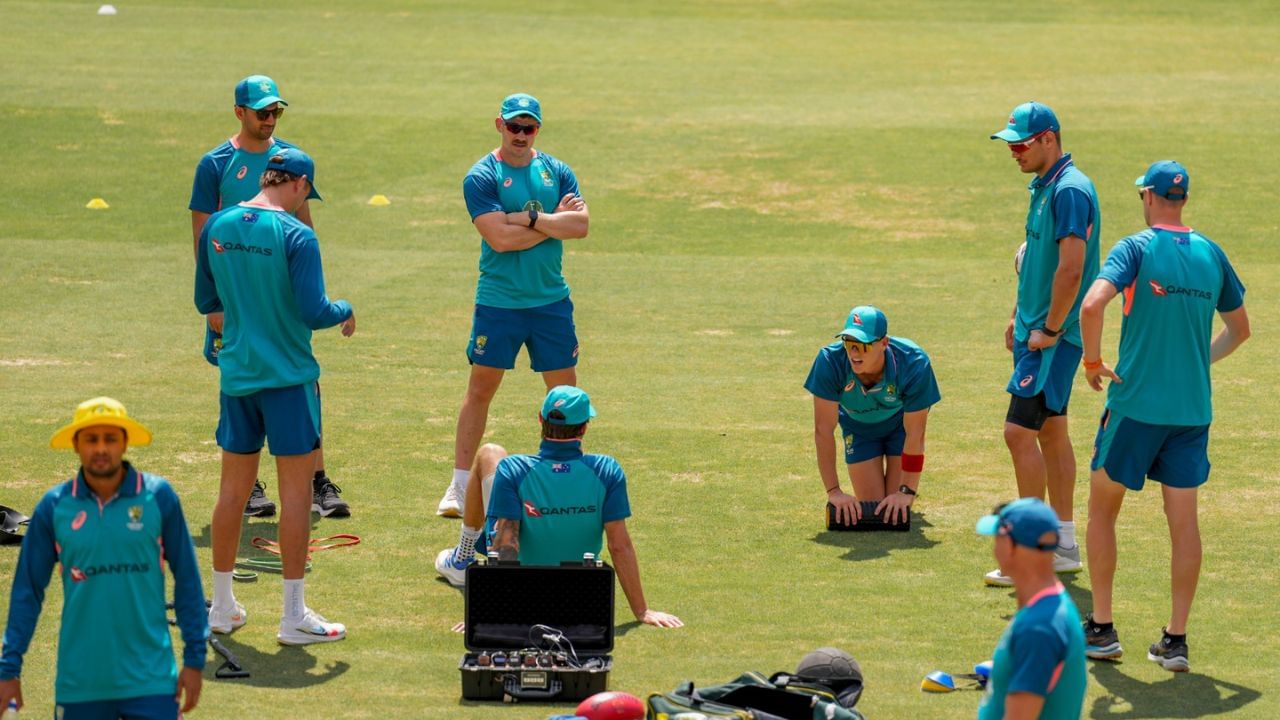 ભારત સામેની બીજી ટી20 મેચ પહેલા ઓસ્ટ્રેલિયન ટીમના ખેલાડીઓ તિરુવનંતપુરમના ગ્રીનફિલ્ડ ઈન્ટરનેશનલ સ્ટેડિયમમાં પ્રેક્ટિસ કરતા જોવા મળ્યા. 