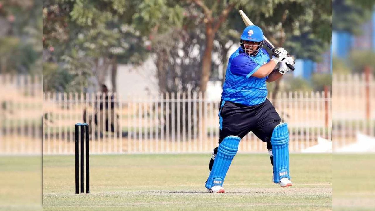 એવું પણ જાણવા મળ્યું હતું કે આઝમે અગાઉની બે મેચોમાં સમાન સ્ટીકરનો ઉપયોગ કર્યો હતો, પરંતુ રવિવારની મેચ પહેલા તેને આ બાબતે જાણ અથવા ચેતવણી આપવામાં આવી ન હતી. આ દંડના કારણે સોશિયલ મીડિયા અને ક્રિકેટ ચાહકો પર હોબાળો થયો હતો અને લોકોએ દંડ લગાવવા બદલ બોર્ડની ટીકા કરી હતી.