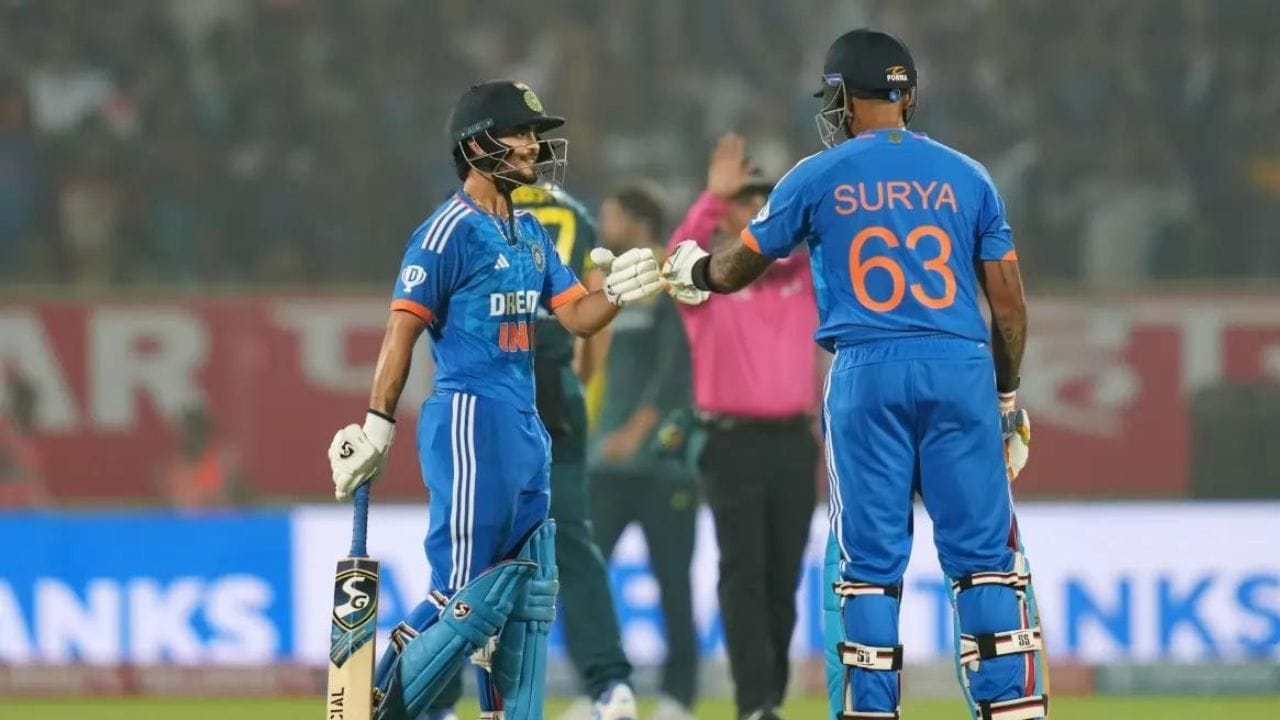 ભારતની ઈનિંગમાં પાવર પ્લે સમાપ્ત થયો ત્યાં સુધી પણ ભારતનો રેટ ઓસ્ટ્રેલિયા કરતા વધુ હતો, મતલબ કે પહેલી છ ઓવર બાદ પણ ઓસ્ટ્રેલિયા ભારતને હરાવશે એવું સટ્ટા માર્કેટના આંકડાઓમાં દેખાઈ રહ્યું હતું. 