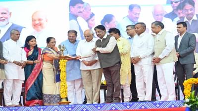 મુખ્યમંત્રી ભૂપેન્દ્ર પટેલે મહેસાણામાં 109 કરોડના 85 જેટલા વિકાસકામોનું લોકાર્પણ, ભૂમિપૂજન અને ખાતમુહૂર્ત કર્યુ. વિસનગરના એપીએમસી ગ્રાઉન્ડ ખાતે યોજાયેલા આ કાર્યક્રમમાં પરિવાર કલ્યાણ વિભાગ અંતર્ગત 20 જેટલા વિકાસ કામોનું લોકાર્પણ કરવામાં આવ્યુ જ્યારે વિકાસના નવા પ્રકલ્પોનું ખાતમુહૂર્ત કરવામાં આવ્યુ હતુ