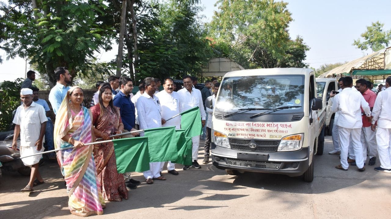 ઝાલોદ અને ધાનપુર તાલુકાના 2 ગામોમાં ઘન કચરાના નિકાલ માટે રૂપિયા 10.30 લાખના ખર્ચે 2 છોટા હાથી ટેમ્પો આપવામાં આવ્યા