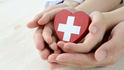 હેલ્થ ઇન્સ્યોરન્સ લેતી વખતે સૌથી પહેલા તેના બધા પ્લાન જાણી લેવા અને તેની એકબીજા સાથે તુલના કરી લેવી. જેથી તમે ઓછા બજેટમાં સારો વીમો મેળવી શકો.