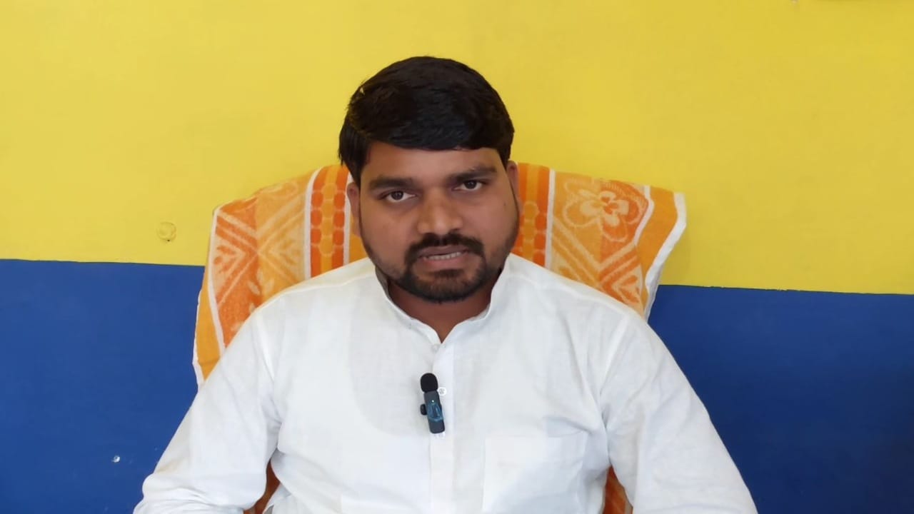 નર્મદા : AAPના ધારાસભ્ય ચૈતર વસાવા સામે પોલીસે ગુનો નોંધ્યો, વનકર્મીઓને  ધમકાવતા મામલો પોલીસ ચોપડે ચઢ્યો - Gujarati News | Narmada police registered  case against aap mla ...