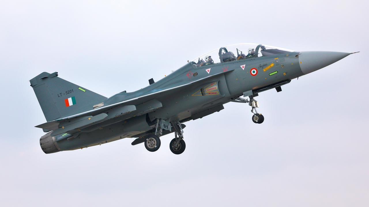 ભારતીય કંપનીઓએ નેવી માટે ઈલેક્ટ્રોનિક યુદ્ધ પ્રણાલી અને દરિયાઈ કામગીરી માટે હેલિકોપ્ટર બનાવ્યા છે. આ ઉપરાંત વાયુસેનાએ સુખોઈ SU-30 MKI જેટ માટે લાંબા અંતરના સ્ટેન્ડ-ઓફ હથિયારને પણ મંજૂરી આપી છે.