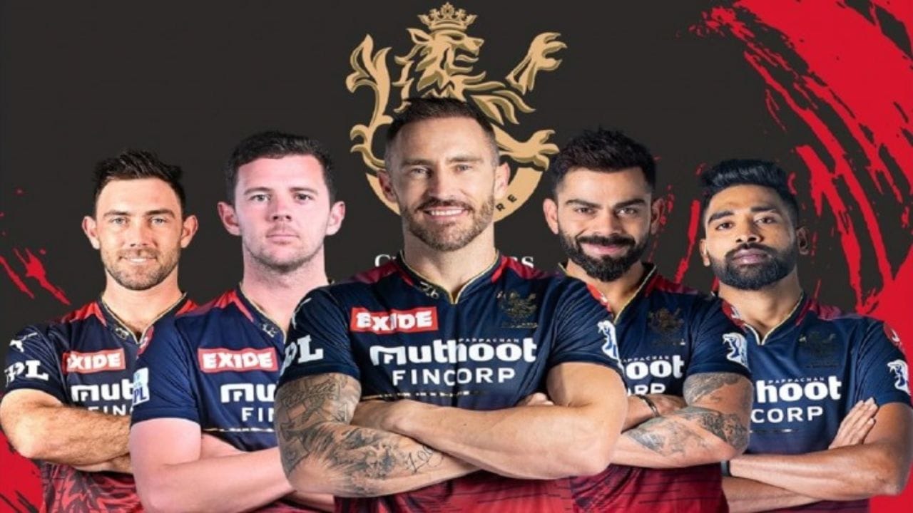 આરસીબીએ રિટેન કરેલા ખેલાડીઓઃ ફાફ ડુ પ્લેસિસ, ગ્લેન મેક્સવેલ, વિરાટ કોહલી, રજત પાટીદાર, અનુજ રાવત, દિનેશ કાર્તિક, સુયશ પ્રભુદેસાઈ, વિલ જેક્સ, મહિપાલ લોમરોર, કર્ણ શર્મા, મનોજ ભાંડગે, મયંક ડાગર, વ્યસક વસંત વિજય, આકાશદીપ, મોહમ્મદ સિરાજ, રીસ ટોપ્લી, હિંમાશુ શર્મા, રાજન કુમાર