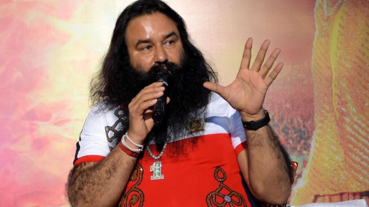 રામ રહીમનું પહેલું મ્યુઝિક આલ્બમ 'હાઈવે લવ ચાર્જર' 2014માં આવ્યું હતું,બાદમાં રામ રહીમની પ્રથમ ફિલ્મ MSG: ધ મેસેન્જર ઓફ ગોડ એક વર્ષથી ઓછા સમયમાં રિલીઝ થઈ, બાદમાં તેને રોક સ્ટાર બાબા તરીકે પ્રસિદ્ધી મળી