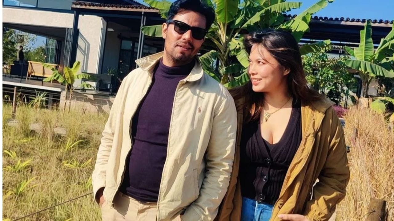 લગ્ન બાદ મુંબઈમાં ગ્રાન્ડ વેડિંગ રિસેપ્શન થશે, જેમાં બોલિવૂડની ઘણી હસ્તીઓ હાજરી આપશે. રણદીપ હુડ્ડાની ગર્લફ્રેન્ડ લીન લેશરામ તેનાથી 10 વર્ષ નાની છે. (Image - Instagram)