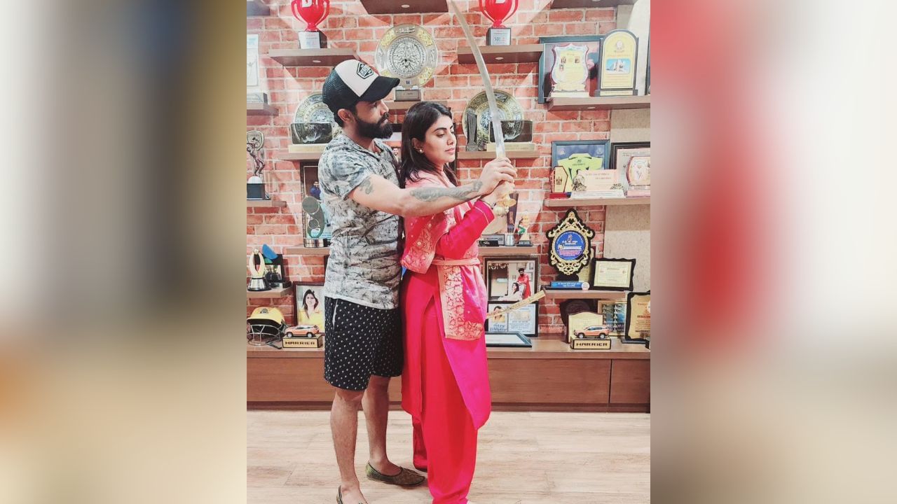 જાડેજાની પત્નીએ લખ્યું, "ક્યારેય તાજની પરવા નથી કરી, હંમેશા તલવારને પસંદ કરી."