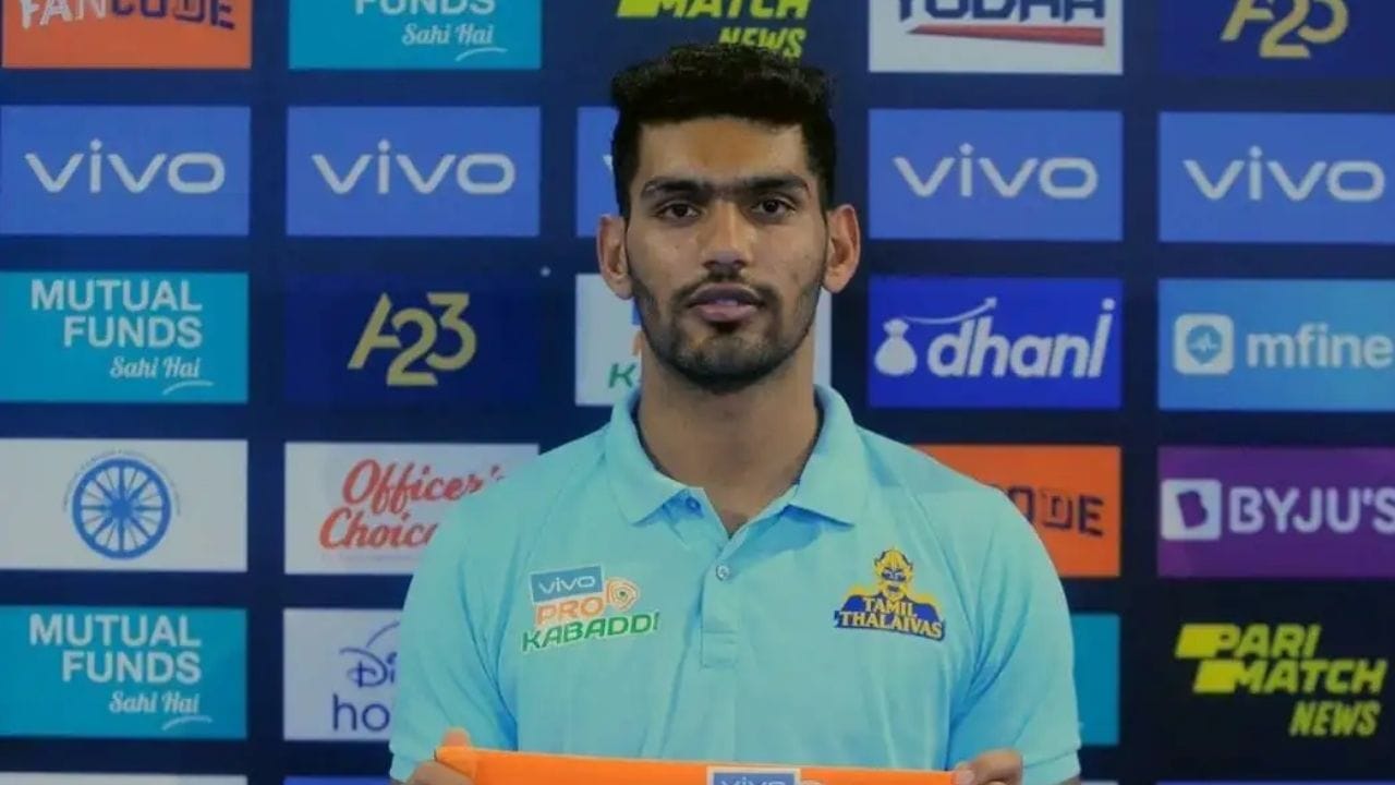 9) તમિલ થલાઈવાસ - સાગર રાઠી પવન સેહરાવતની ઈજા બાદ સાગર રાઠીને છેલ્લી PKL સિઝનમાં તમિલ થલાઈવાસનો કેપ્ટન બનાવવામાં આવી શકે છે. પવન હવે ટીમમાં નથી અને રાઠી અકબંધ છે, થલાઈવાસ તેને તેમના કેપ્ટન તરીકે પસંદ કરી શકે છે. થલાઈવાસના નવા કેપ્ટન તરીકે રાઈટ સાઈડ ડિફેન્ડરને પસંદ કરવામાં આવ્યો છે.