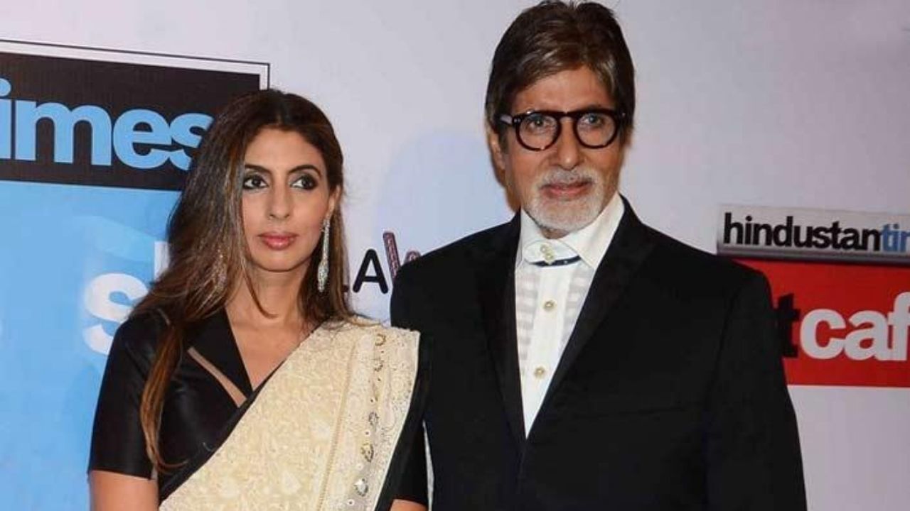 આ જોઈને આપણા મનમાં વિચાર આવે કે તે પિયરમાં કેમ જોવા મળે છે.  કોઈ પણ તહેવાર હોય હંમેશા શ્વેતા અમિતાભનો બંગલો જલસામાં જ જોવા મળે છે. અમે આજે તમને આનો જવાબ જણાવશું.
