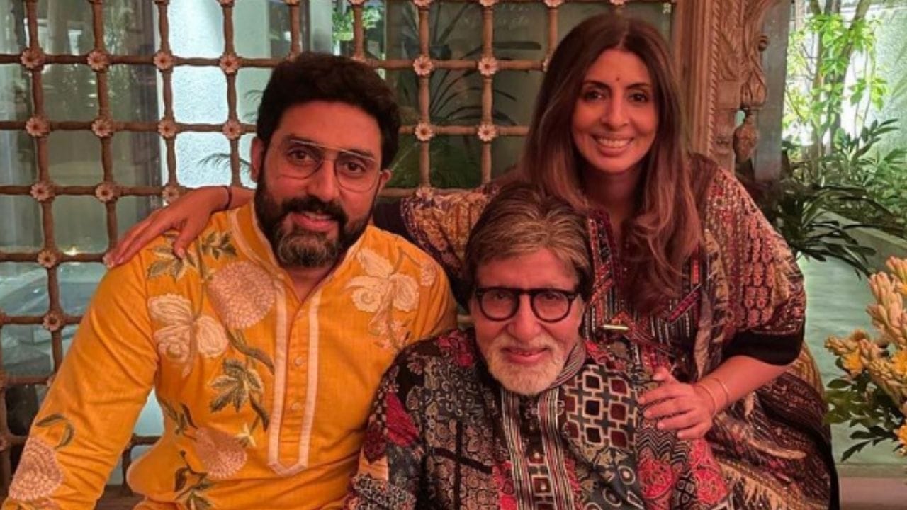 શ્વેતા એક ફેશન બ્રાન્ડ ચલાવે છે તેમજ તેનો પતિ એસ્કોર્ટ ગૃપનો મેનેઝિંગ ડાયરેક્ટર છે. પોતાના કામને લઈને હંમેશા શ્વેતા મુંબઈમાં જ રહે છે. 
