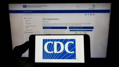 યુ.એસ.ની સેન્ટર ફોર ડિસીઝ કંટ્રોલ એન્ડ પ્રિવેન્શનની એપ અત્યંત ઉપયોગી છે. તે વાયરસ અંગેના કોઈપણ અપડેટને લઈને સૌથી વિશ્વસનીય માહિતી સાધનો પૈકી એક છે. આ મૂળભૂત રીતે એક એપ્લિકેશન ફોર્મમાં સંસ્થાની વેબસાઇટ છે, અને તે તમને તમારી જાતને કેવી રીતે સુરક્ષિત કરવી અને લક્ષણોની સારવાર કેવી રીતે કરવી તે અંગે અપ-ટૂ-ડેટ સૂચનાઓ અને સલાહ આપશે.