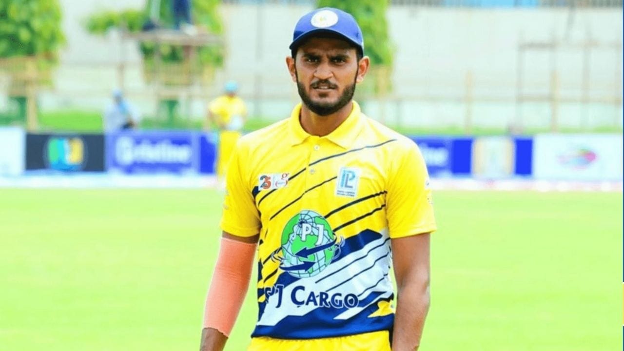 ગુજરાતના વિકેટકીપર બેટ્સમેન ઉર્વિલ પટેલે 41 બોલમાં સદી ફટકારીને ઈતિહાસ રચ્યો હતો. તે લિસ્ટ-એ ક્રિકેટમાં સૌથી ઝડપી સદી ફટકારનાર ભારતીય બેટ્સમેનોની યાદીમાં બીજા સ્થાને આવી ગયો છે. તેણે ચંદીગઢમાં અરુણાચલ પ્રદેશ સામે વિજય હજારે ટ્રોફીની મેચમાં આ સિદ્ધિ મેળવી હતી.