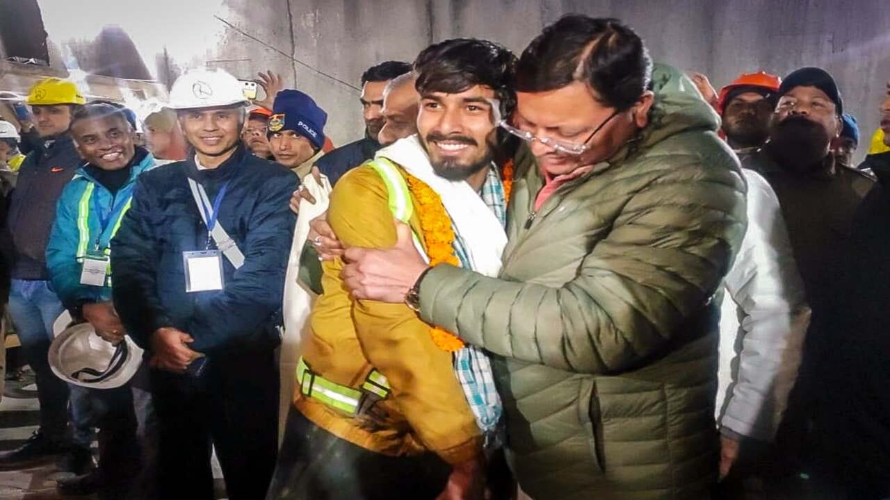 સમગ્ર દેશમાંથી દુવાઓ અને પ્રાર્થનાઓ શરૂ થઈ ગઈ હતી અને દેવોની ભૂમિ ઉત્તરાખંડમાં હિમાલયે ખુદ 41 શ્રમિકોને તેમની ગોદમાં રાખ્યા છે આથી એ શ્રમિકો સુરક્ષિત રહેશે અને સલામત બહાર આવશે એ નિશ્ચિત મનાઈ રહ્યુ હતુ અને મંગળવારના દિવસે આજે એ મંગલ ઘડી, શુભ ઘડી આખરે આવી જ ગઈ. આ શ્રમિકોના પરિવારજનોએ એ દિવાળીનો તહેવાર ઉજવ્યો ન હતો. તેમના માટે આજે જ ખરી દિવાળી છે. 