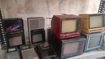 આજે એટલે કે 21 નવેમ્બરે વર્લ્ડ ટેલિવિઝન દિવસ છે, ત્યારે સુરતના ધવલ ભંડારી કે જેઓ ટીવી સંગ્રહનો અનોખો શોખ ધરોવે છે.