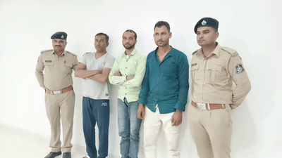 ભરૂચ : ટંકારીયા ગામે ગૌવંશનું ગેરકયદેસર કતલખાનું ઝડપાયું, ત્રણ શખ્શોની ધરપકડ કરાઈ