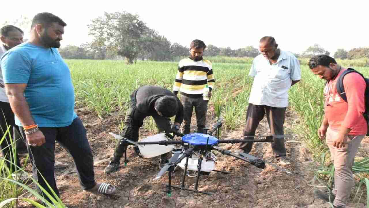 ભરૂચ : ડ્રોનથી દવા છંટકાવ યોજના કૃષિ વિમાન વિશે ખેડૂતોને વાકેફ કરાયા