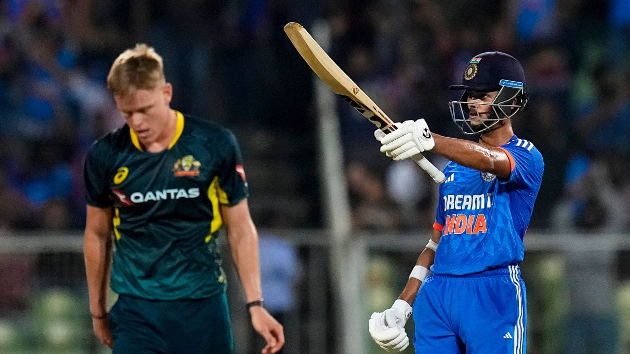 ઓસ્ટ્રેલિયા સામેની બીજી T20 મેચમાં ભારતીય ટીમે 235 રન બનાવ્યા હતા. જે અત્યાર સુધીનો T20 મેચમાં ઓસ્ટ્રેલિયા સામે સૌથી વધુ રનનો રેકોર્ડ બની ગયો છે.