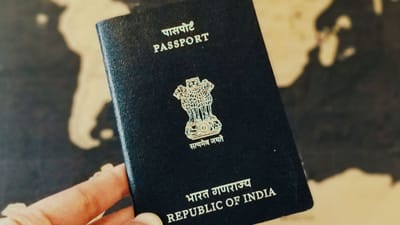 રિન્યુઅલ માટે આવેલા પાસપોર્ટને જોઈ ચોંકી ગયા અધિકારી, વીડિયો થયો વાયરલ