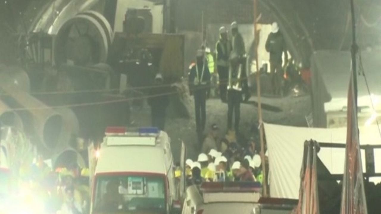 તમામ શ્રમિકો બહાર આવતા જ દરેકને મેડિકલ માટે મોકલાયા છે. ટનલ બહાર 41 શ્રમિકો માટે 41 એમ્બ્યુલન્સ તૈયાર રાખવામાં આવી હતી. જેવા શ્રમિકો બહાર આવ્યા કે તમામને તુરંત એમ્બ્યુલન્સમાં લઈ ગ્રીન કોરિડોર હોસ્પિટલ લઈ જવામાં આવ્યા છે. 