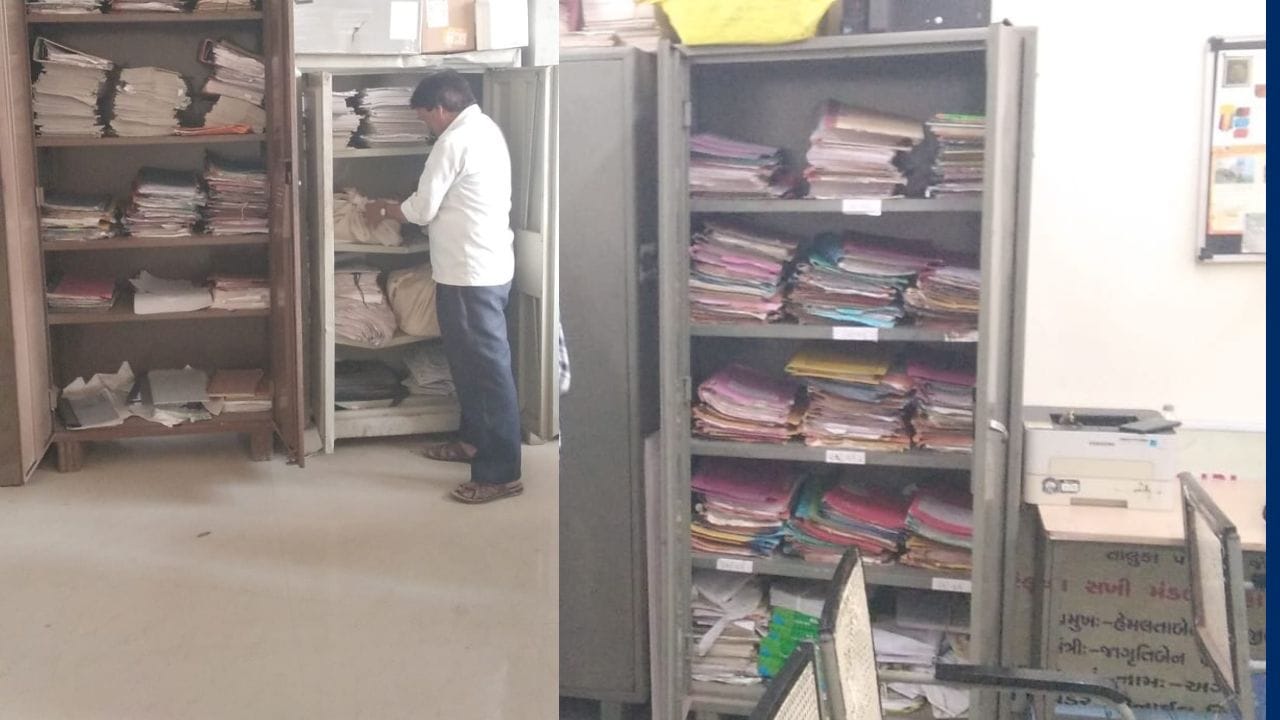 હાલમાં તમામ સરકારી કચેરીઓમાં રેકર્ડનું વર્ગીકરણ, ભંગારનો નિકાલ અને જુના વાહનોની હરાજી સહિતના કાર્યક્રમો હાથ ધરવામાં આવી રહ્યા છે એ પ્રમાણે ભરૂચ જિલ્લાની વિવિધ સરકારી કચેરીઓમાં કર્મચારીઓ દ્વારા કચેરીનું રેકર્ડ વર્ગીકરણ અને સફાઈ કરવામાં આવી હતી