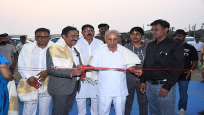 સોમનાથમાં લોક સંસ્કૃતિ, અધ્યાત્મ અને મનોરંજનના ત્રિવેણીસંગમ સમા કાર્તિકી પૂર્ણિમાના પાંચ દિવસીય મેળાનો પ્રારંભ થયો છે. કલેક્ટર એચ. કે વઢવાણિયાએ આ મેળાનો પ્રારંભ કરાવ્યો છે.