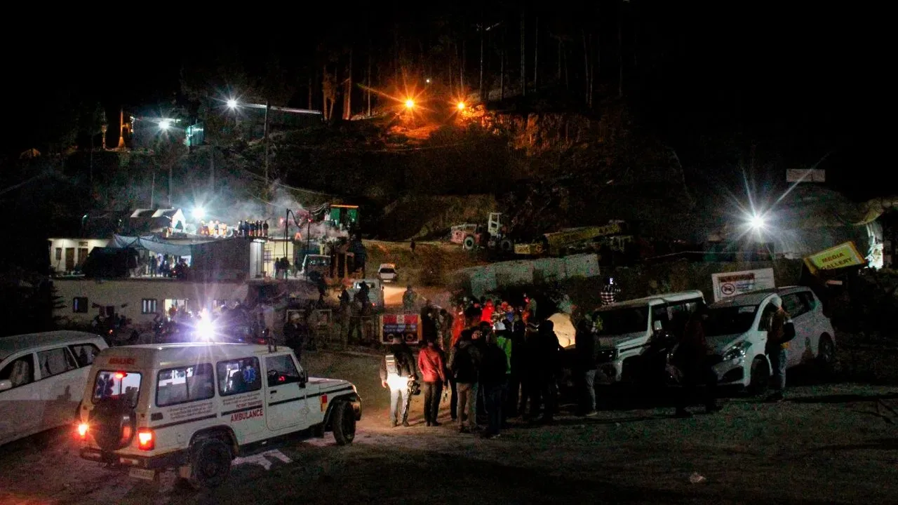 NDRF entered the tunnel to rescue the workers