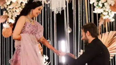 2007માં અમિતાભ બચ્ચન અને તબ્બુ અભિનીત ફિલ્મ 'ચીની કમ' રિલીઝ થઈ હતી. આ ફિલ્મમાં બાળ કલાકારની ભૂમિકા ભજવનારી અભિનેત્રી સ્વીની ખરાએ તાજેતરમાં સગાઈ કરી છે. બુધવાર, 27 ડિસેમ્બરના રોજ તેમના લગ્ન સમારોહ ખૂબ જ ધામધૂમથી યોજાયો હતો.