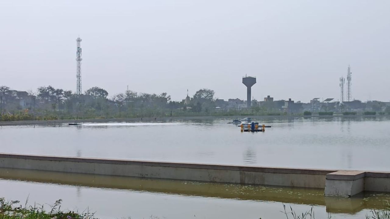 લાખો રૂપિયાના ખર્ચે તૈયાર કરાયેલા ફુવારાઓ ઉદ્ઘાટન બાદ જ વપરાયા વિના હાલતમાં પડ્યા છે. તો બાળકો માટેના રમત ગમતના સાધનો પણ ખરાબ હાલતમાં છે.