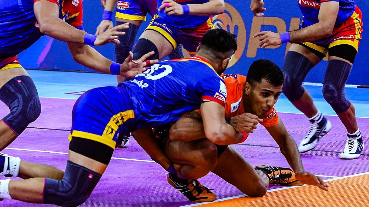 અમીરમોહમ્મદ ઝફરદાનેશને PKL 2023ની હરાજીમાં ઉમુમ્બાએ ખરીદ્યો હતો. મુંબઈ સ્થિત ફ્રેન્ચાઈઝીએ ઈરાનીને રૂ. 68 લાખમાં કરારબદ્ધ કર્યા, જેનાથી તે લીગમાં સૌથી વધુ કમાણી કરનાર વિદેશી ખેલાડીઓમાંનો એક બન્યો.