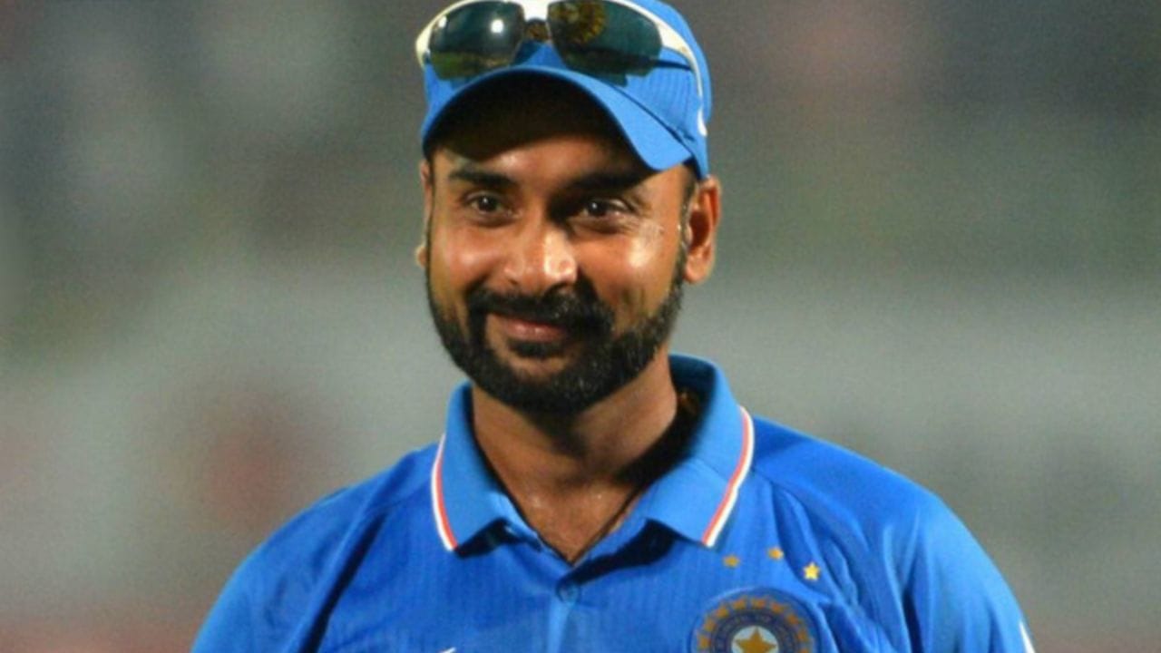 અમિત મિશ્રા - લેગ સ્પિનર ​​અમિત મિશ્રા વિરુદ્ધ 2015માં એક મહિલાના આરોપો પર એક વખત ઉત્પીડનનો કેસ નોંધવામાં આવ્યો હતો. મહિલાનો આરોપ છે કે અમિત મિશ્રાએ તેની સાથે ગેરવર્તણૂક કરી હતી. જેના કારણે અમિત મિશ્રાની 3 કલાક પૂછપરછ કરવી પડી હતી. આ પછી તેને જેલમાંથી મુક્ત કરવામાં આવ્યો હતો. અમિત મિશ્રાએ આંતરરાષ્ટ્રીય ક્રિકેટમાંથી નિવૃત્તિ લઈ લીધી છે.