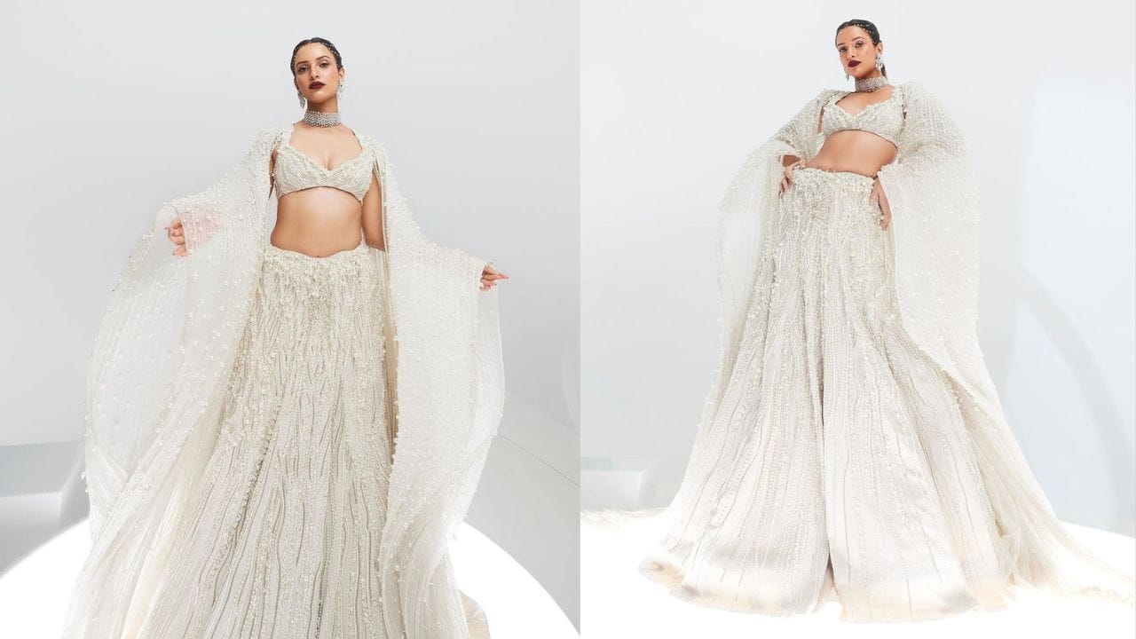 લોકો કહી રહ્યા છે કે, આ ફિલ્મની હિરોઈન રશ્મિકા મંદન્ના નહીં પરંતુ તૃપ્તિ ડિમરી છે. રણબીર અને રશ્મિકાના રોમેન્ટિક સીન કરતાં તૃપ્તિ ડિમરી અને રણબીર કપૂરના ઈન્ટિમેટ સીન્સની વધુ ચર્ચા થઈ રહી છે.