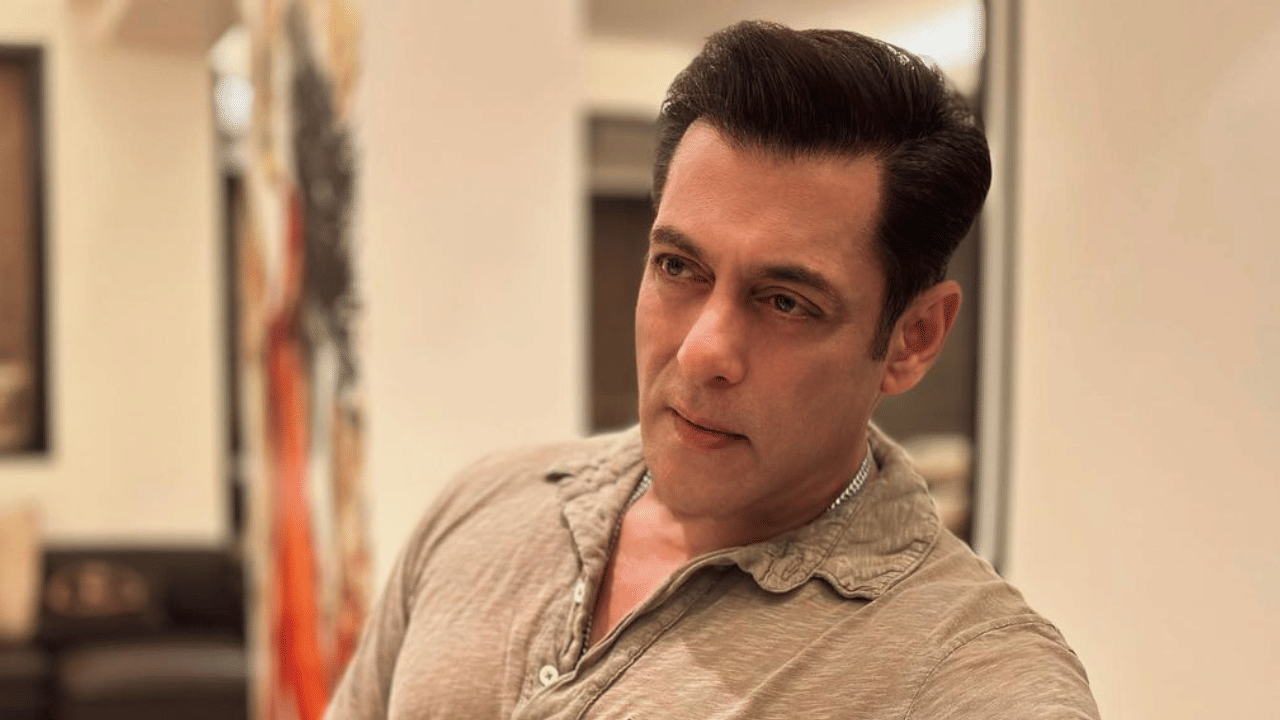  બોલિવુડના ભાઈજાન સલમાન ખાન પણ એક ગંભીર બીમારીઓનો શિકાર છે. ટ્રાઈજેમિનલ ન્યુરેલ્જિયા નામની આ બીમારી છે.  