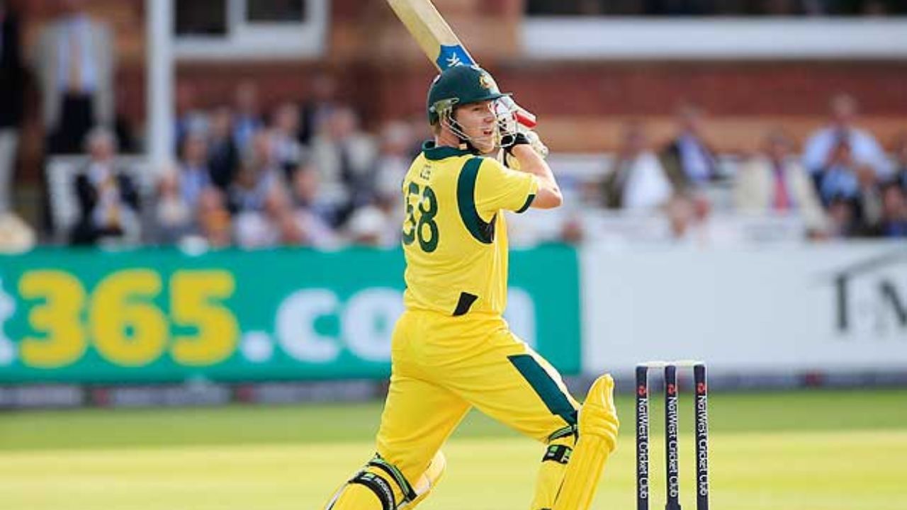 બ્રેટ લી - બ્રેટ લીએ 130 મીટર સિક્સ ઈંગ્લેન્ડ સામે ફટકારી છે. 