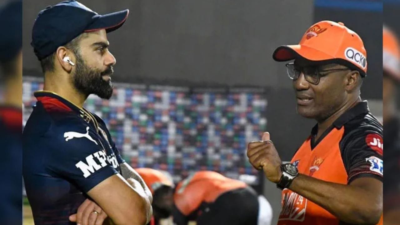 વેસ્ટ ઈન્ડિઝના દિગ્ગજ ખેલાડીએ કહ્યું કે કેટલાક લોકો કોહલીના યોગદાનને ઓછો આંકી શકે છે કારણ કે ભારત વર્લ્ડ કપ અથવા કોઈપણ આઈસીસી ટ્રોફી જીતી શક્યું નથી, પરંતુ વ્યક્તિગત સફળતા એ ટીમ રમતનું એક મહત્વપૂર્ણ પાસું છે.